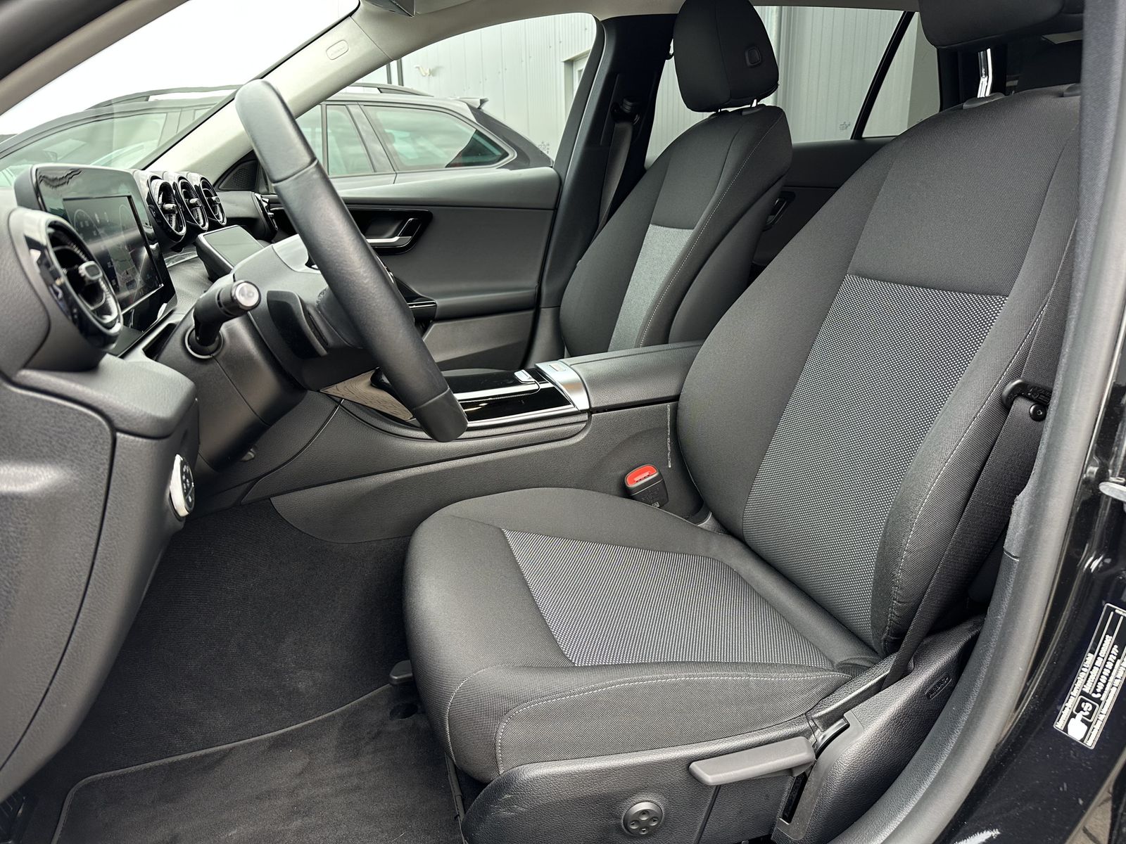 Fahrzeugabbildung Mercedes-Benz C 220d T Avantgarde NAV+LED+AHK+KAM+VCOCKPIT+1HD