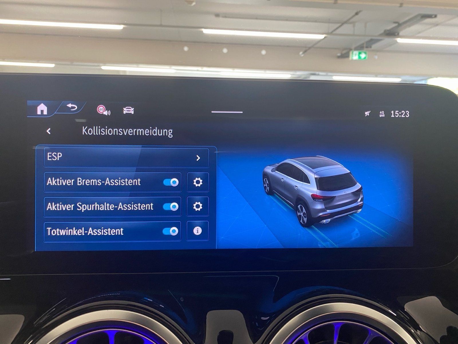 Fahrzeugabbildung Mercedes-Benz GLA 200 AMG Plus*AHK*360**HUD*Pano*MuBeam*Memory