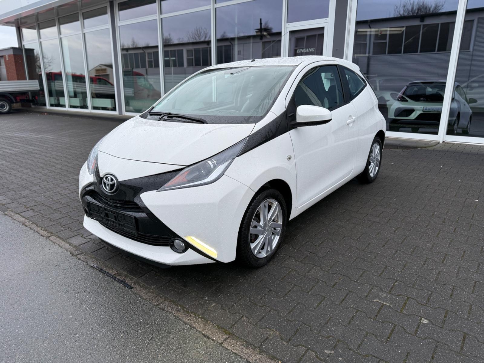 Toyota Aygo AYGO x-play touch*Kamera*Klima*AUX*USB