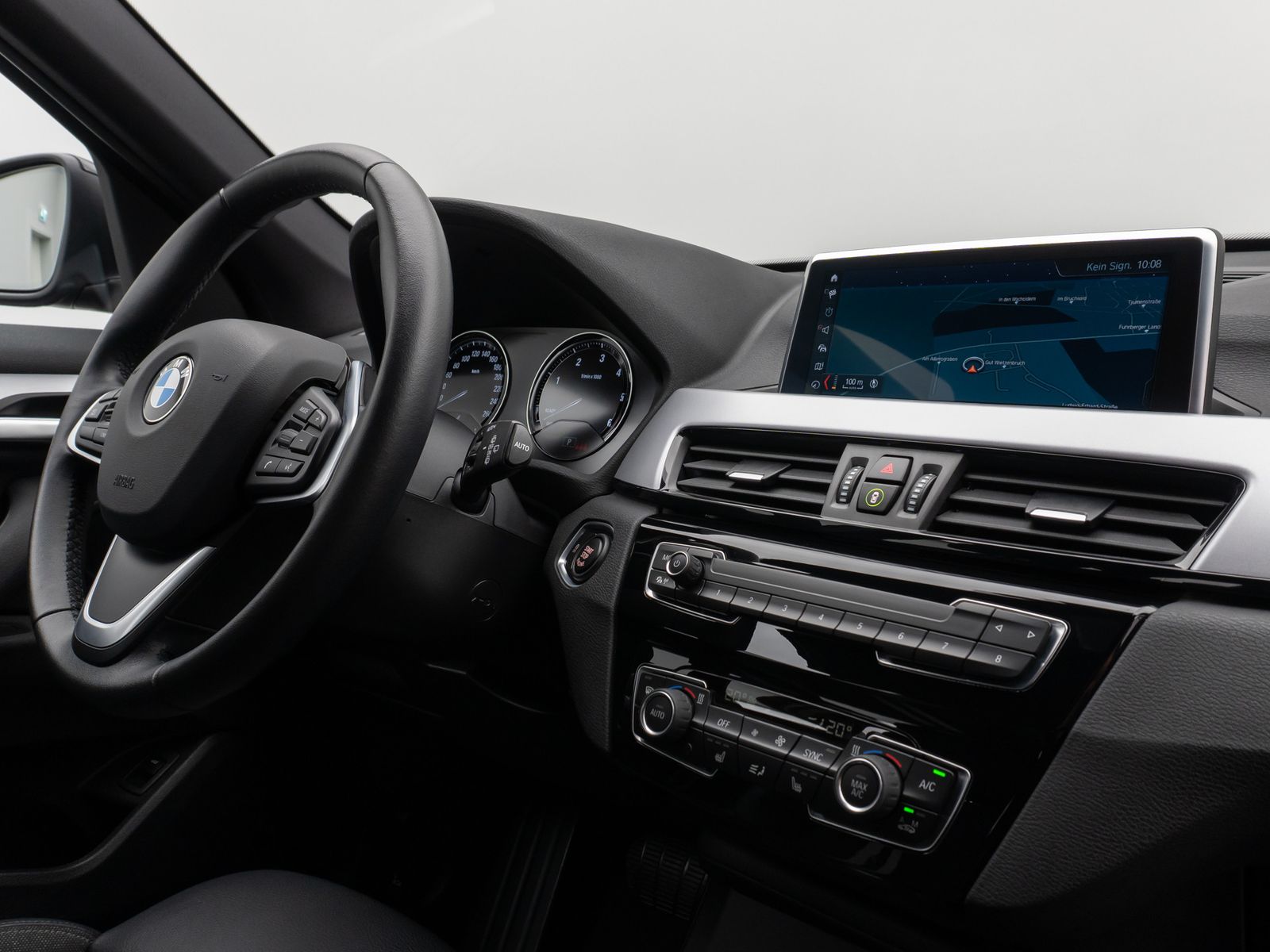Fahrzeugabbildung BMW X1 sD18d Parkassist DAB Navi DrivAssis PDC Sport