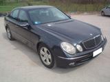 Mercedes-Benz Mercedes Classe E 270 CDI Avantgarde - blaue Mercedes-Benz E 270