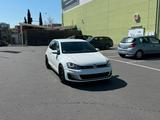 Volkswagen Golf 7 GTI - Volkswagen Golf mit Benzin-Antrieb: Coupé, 7 GTI