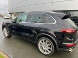 Porsche Cayenne Diesel - PDLS+*PANO*21''AHK*LUFT*18 WEGE - Porsche in Fürth