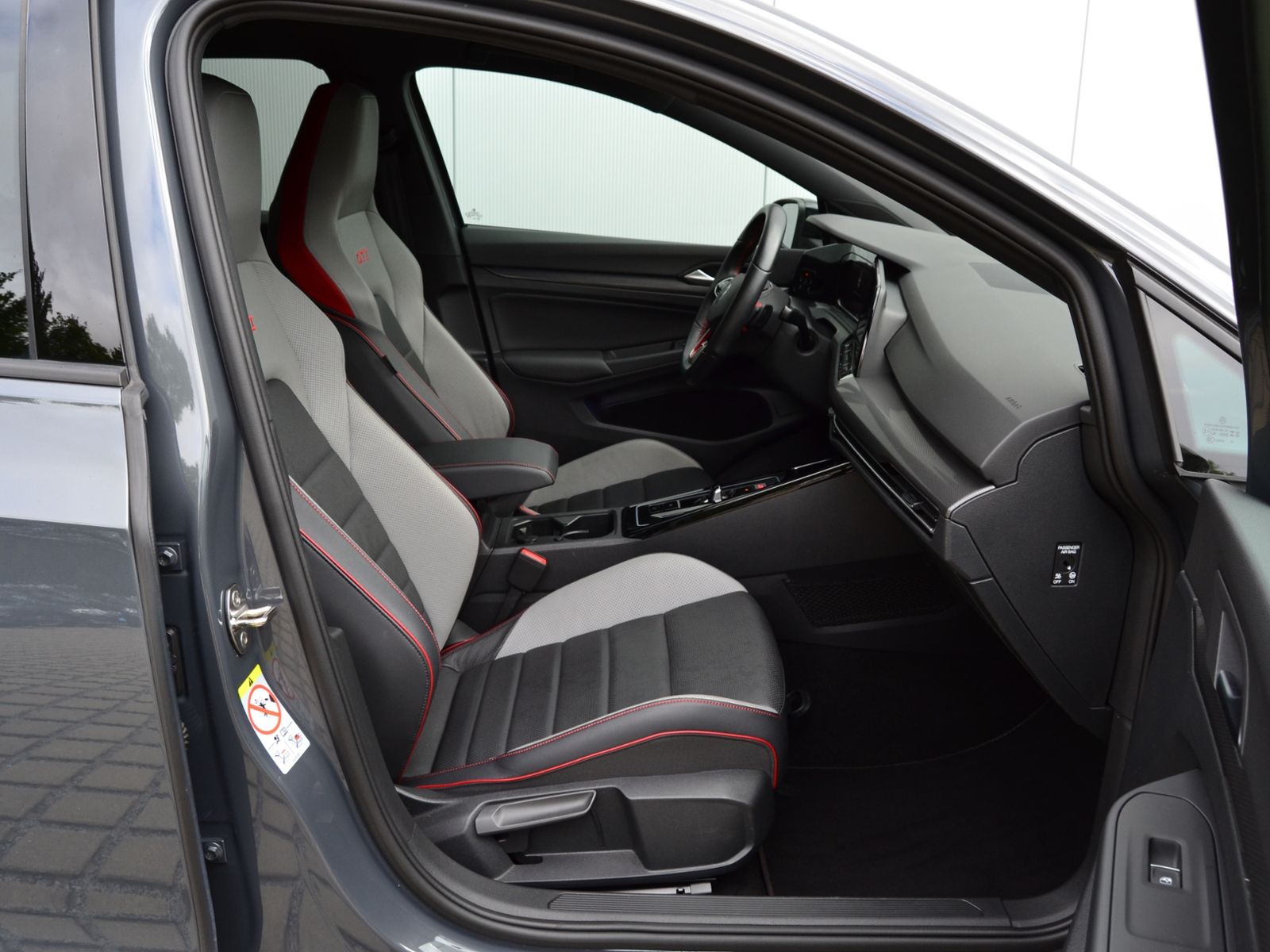Volkswagen Golf VIII GTI 2.0 TSI DSG BLACK-STYLE LEDER 19-Z foto 5