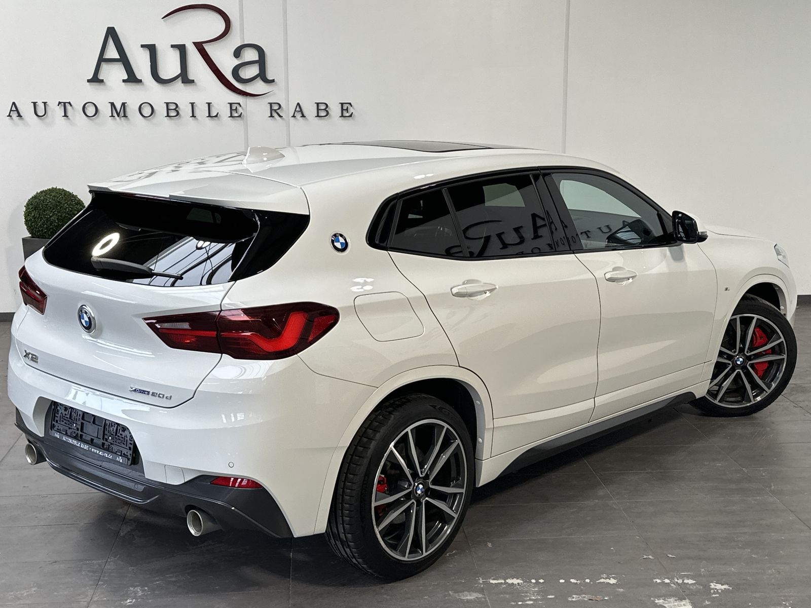 Fahrzeugabbildung BMW X2 xDrive20d M-Sport NAV+LED+AHK+PANO+KAM+19ZOLL