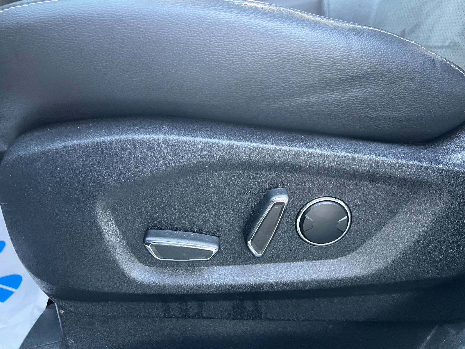 Fahrzeugabbildung Ford S-MAX Titanium ST LINE *KAMERA*MEMORY*LED*