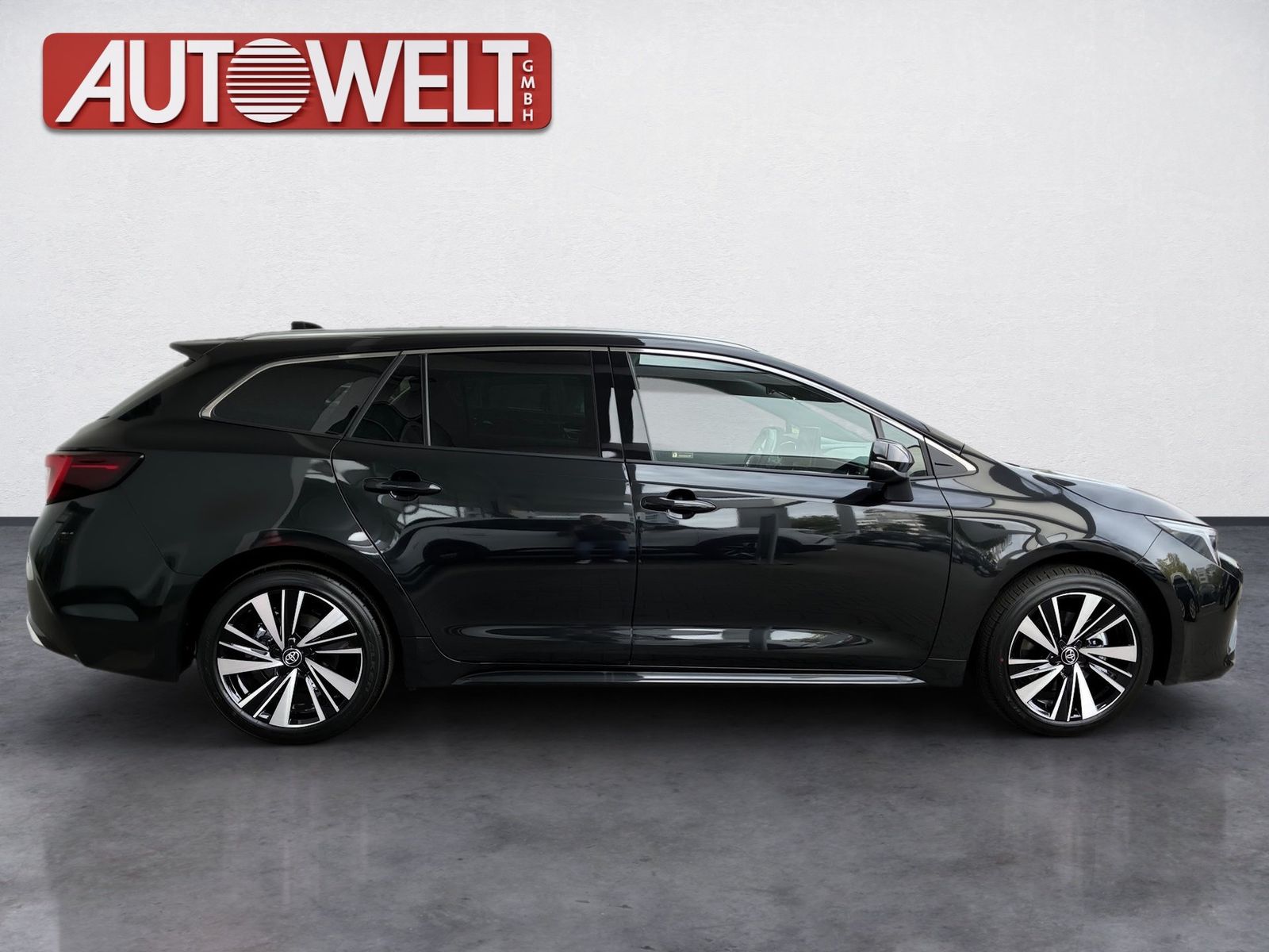 Fahrzeugabbildung Toyota Corolla TS Teamplayer 2.0-l-Hybrid KAMERA LED AC