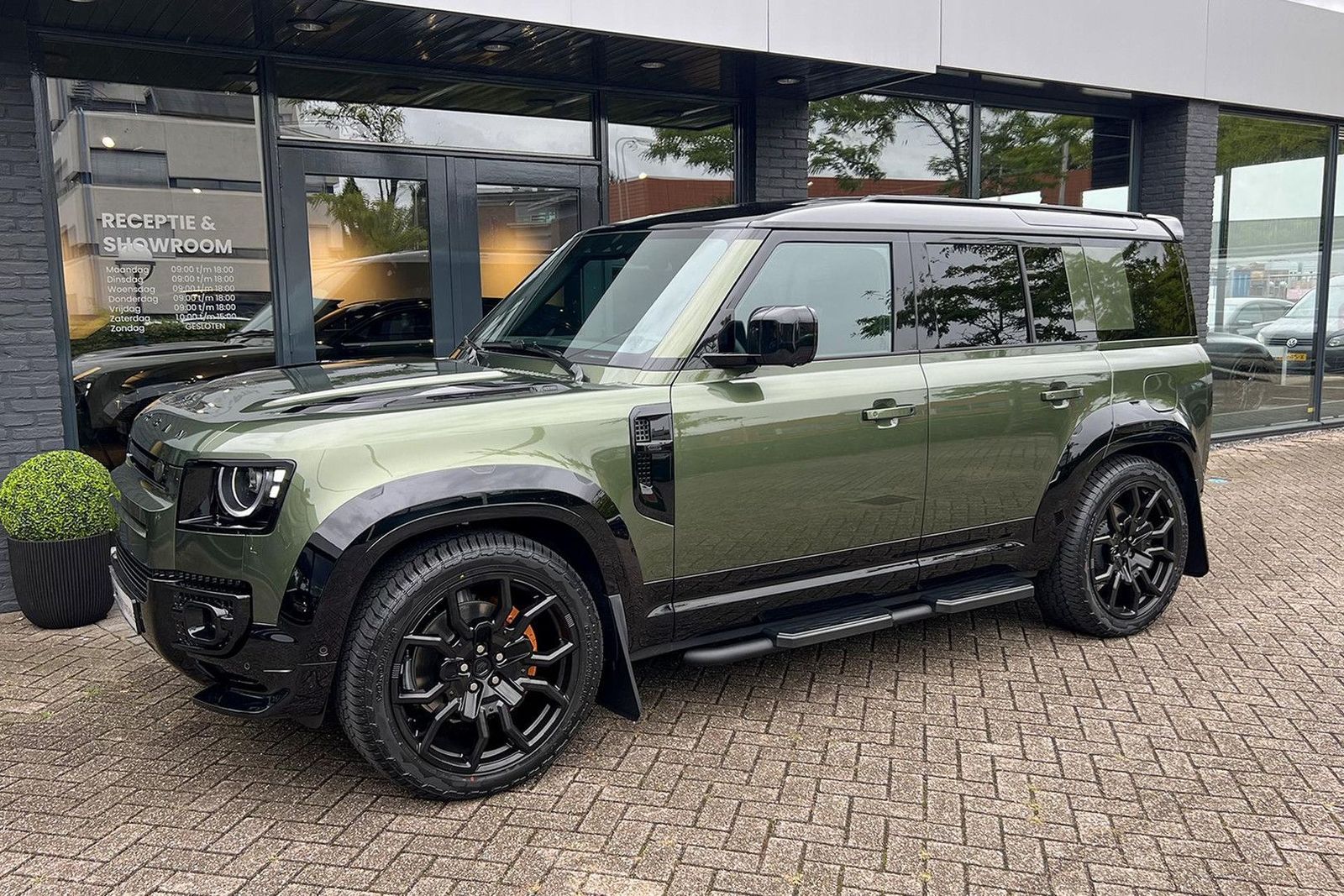 Land Rover Defender 110 P300e X-Dynamic I URBAN Widetrack imagem 2