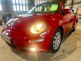 Volkswagen New Beetle Cabriolet 2.0 Käfer 115PS Scheckheft! - Volkswagen New Beetle mit Benzin-Antrieb: Leder