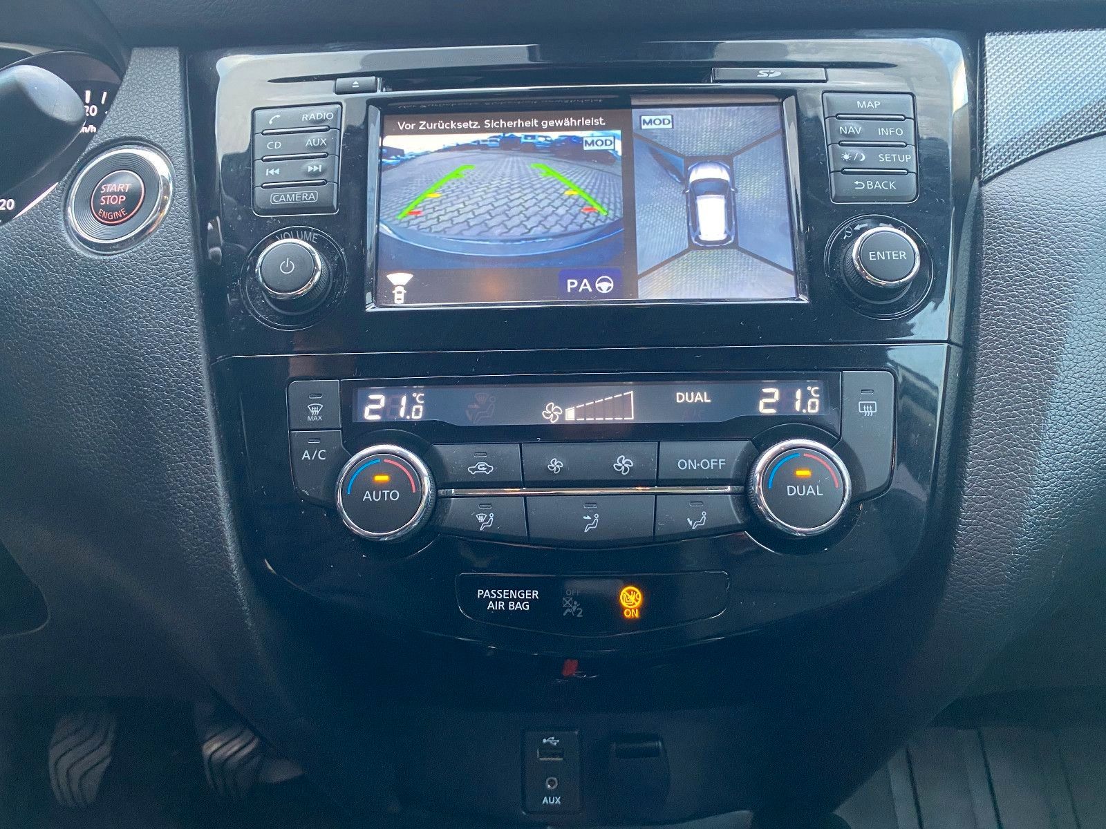 Fahrzeugabbildung Nissan X-TRAIL 1.6 MAN+LEDER+PANO+SHZ+360°+TÜV-NEU+AHK