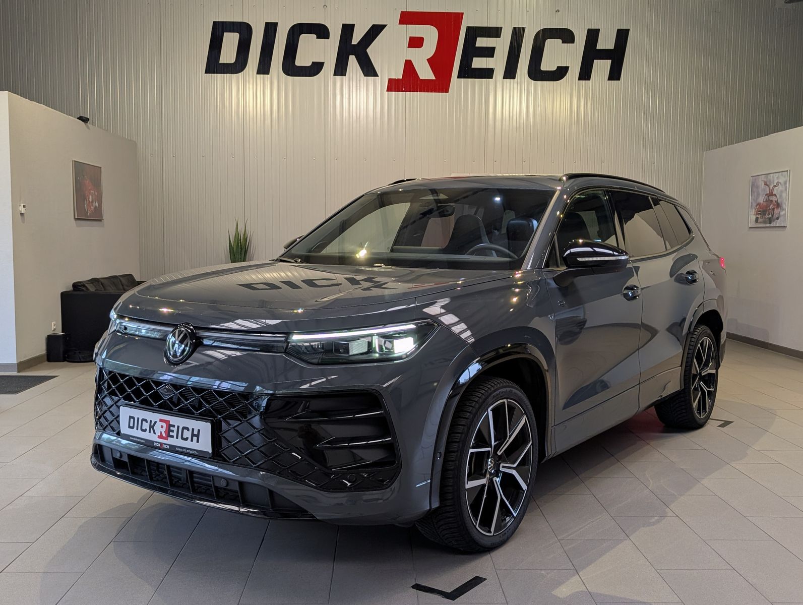 Fahrzeugabbildung Volkswagen Tayron 2.0TDI 4M R-Line Launch Pano Black AHK 20