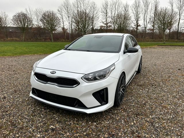 Kia pro cee'd / ProCeed