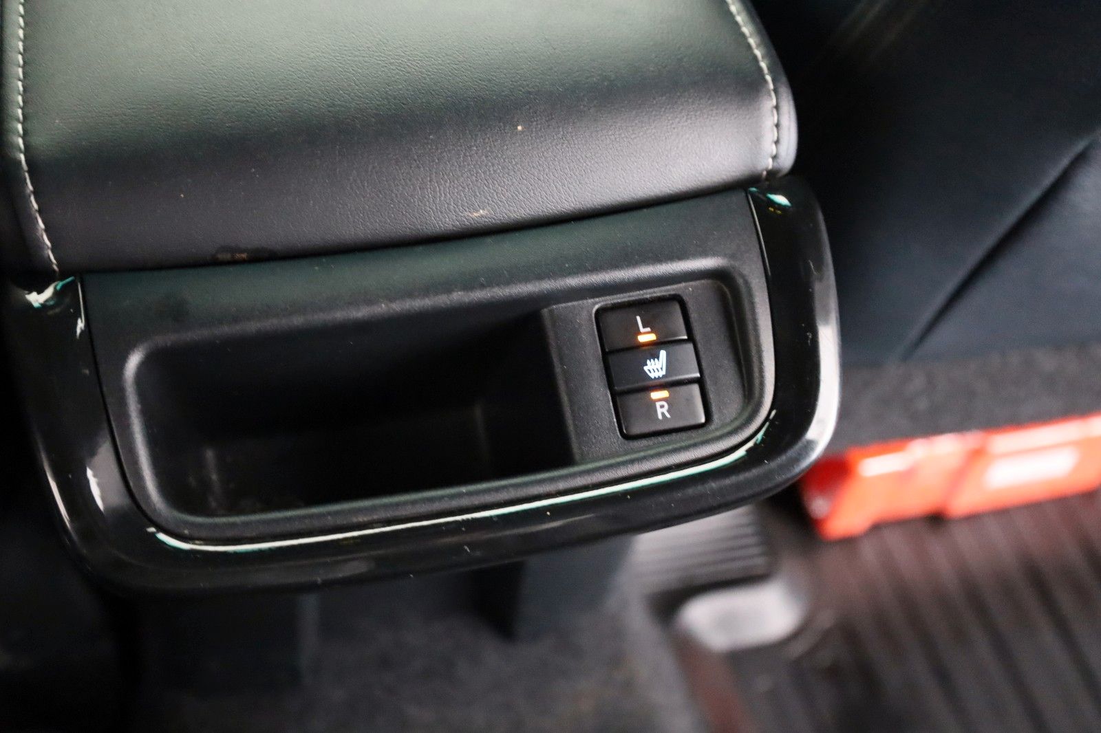 Fahrzeugabbildung Toyota Hilux 2.8 D-4D 4x4 Invincible Sport,ACC,Rollo el