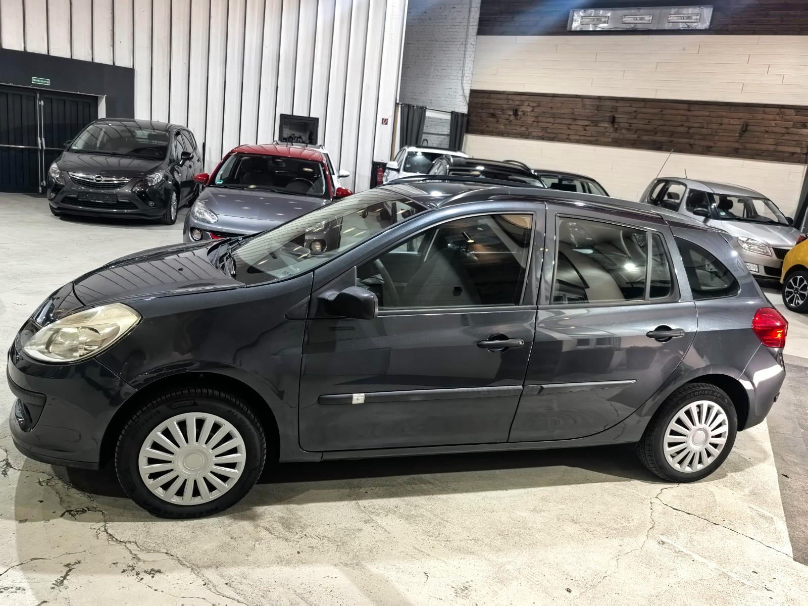 Renault Clio 2009 — photo 9