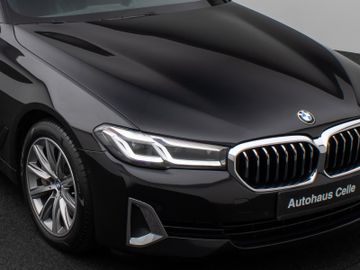 Fahrzeugabbildung BMW 530d Tour Luxury Line AHK Pano H/K Kamera DAB