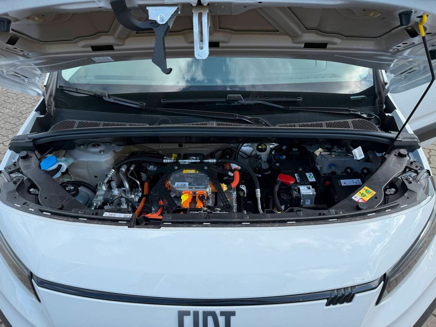 Fahrzeugabbildung Fiat E-Doblo L2 KAWA136 ELEKTRO