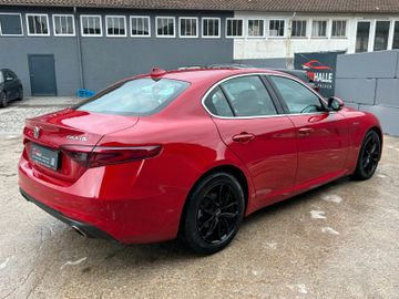 Fahrzeugabbildung Alfa Romeo Giulia 2.0T AT8 Super Kamera Leder AppleCarplay