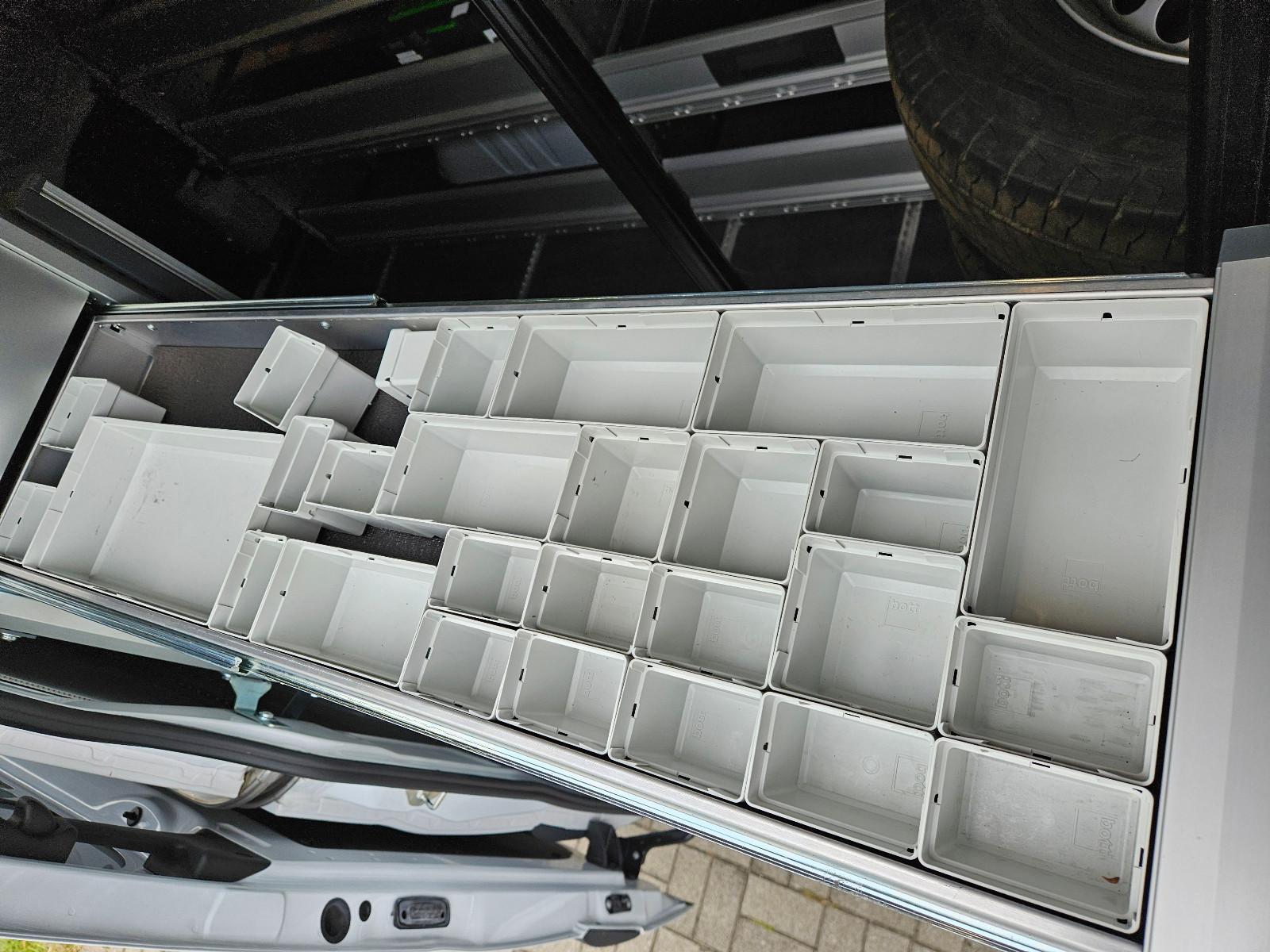 Mercedes-Benz eSprinter 414 BOTT WERKSTATT REGALE FULL HOUSE