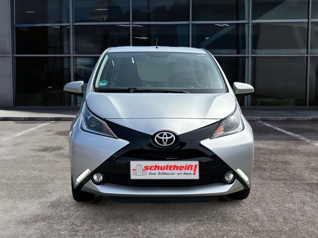 Fahrzeugabbildung Toyota Aygo x-play touch