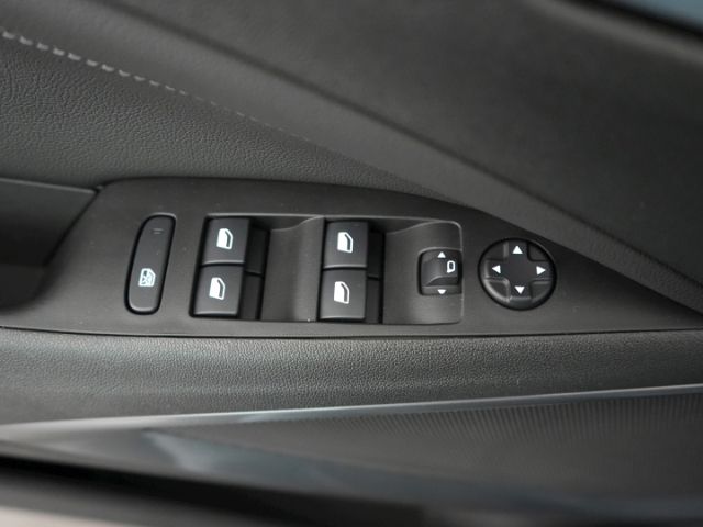 Crossland ELEGANCE+NAVI+AHK+FERNLICHTASS.+RÜCKFA