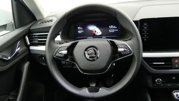 Skoda Kamiq Tour 1,5 TSI PDC DAB LED SHZ