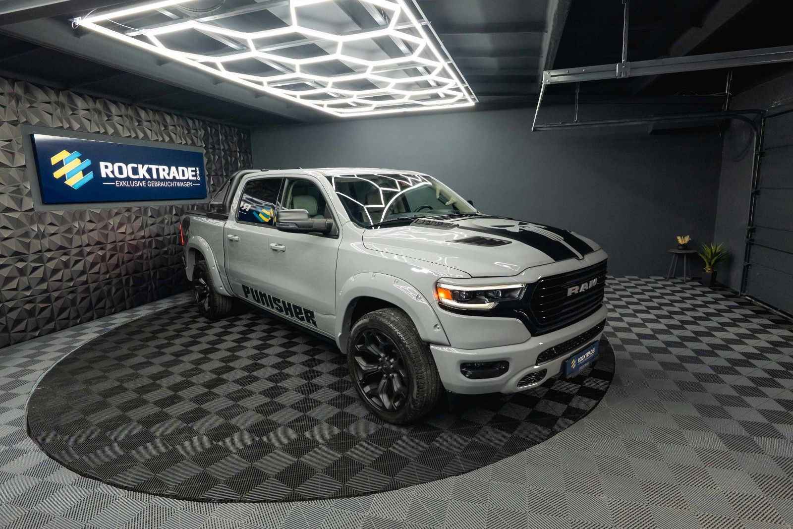 Fahrzeugabbildung Dodge RAM 5.7 V8 HEMI 4x4 LIMITED Offroad 100% Options