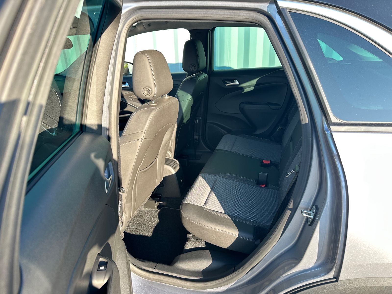Fahrzeugabbildung Opel Crossland Elegance Kamera*Sitzh.*Frontsch.beheiz