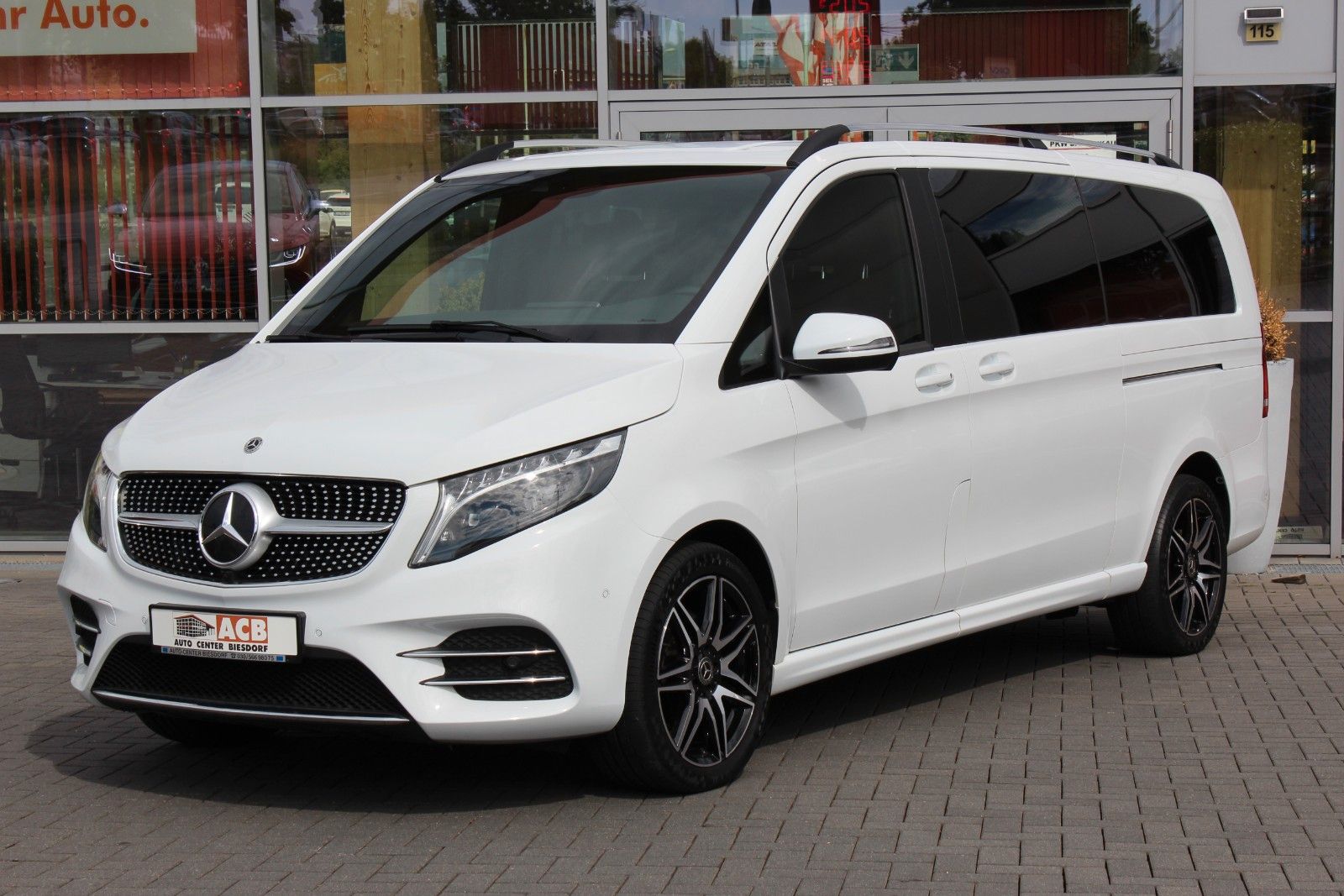 Mercedes-Benz V 300d EDITION 2023 extralang AMG-Line 8-Si. RFK imagem 2