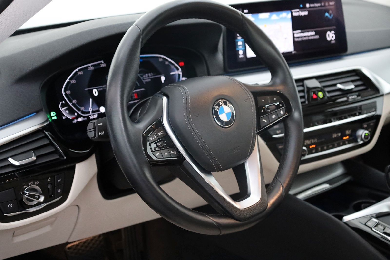 Fahrzeugabbildung BMW 530 e Limousine,Leder,Navi,LED,SH,Kamera,Carplay