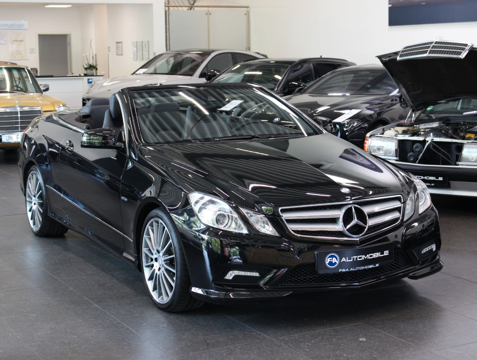 Fahrzeugabbildung Mercedes-Benz E 350 Cabriolet AMG-Line*Kamera*2.Hand