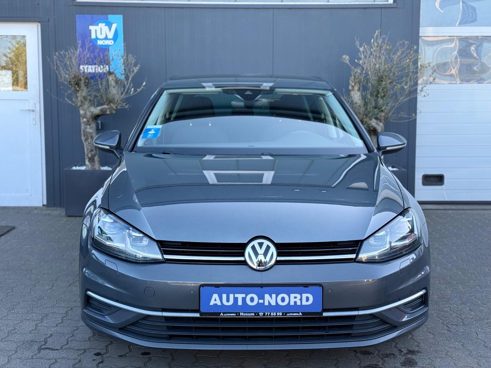 Volkswagen Golf VII Lim. Sound *SHZ* *HU/AU NEU*