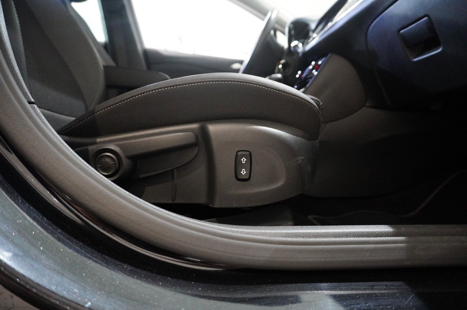 Fahrzeugabbildung Opel Astra K ST 1.4 ELEGANCE NAVI/LED/KAMERA/SPORT/SH