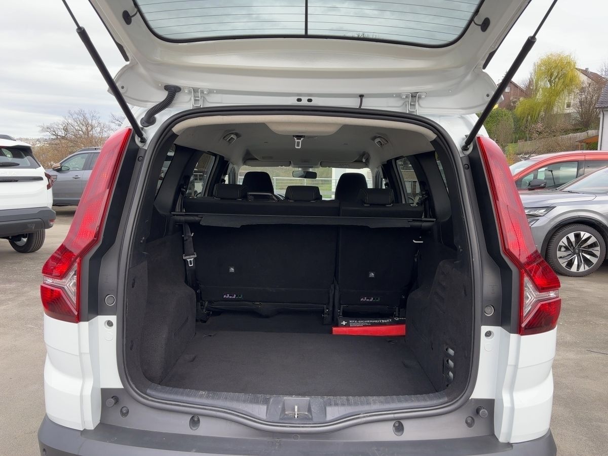 Fahrzeugabbildung Dacia Jogger Comfort TCe 110 ABS Fahrerairbag ESP SERV