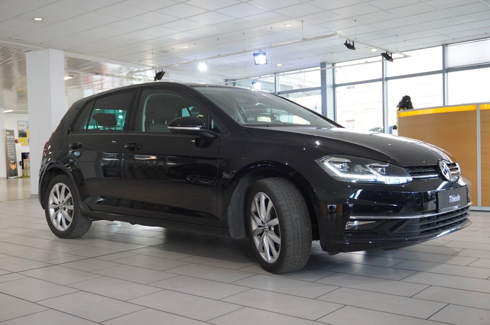 Fahrzeugabbildung Volkswagen Golf VII Lim. 1.5 TSI HIGHLINE DSG NAVI/LED/ACC