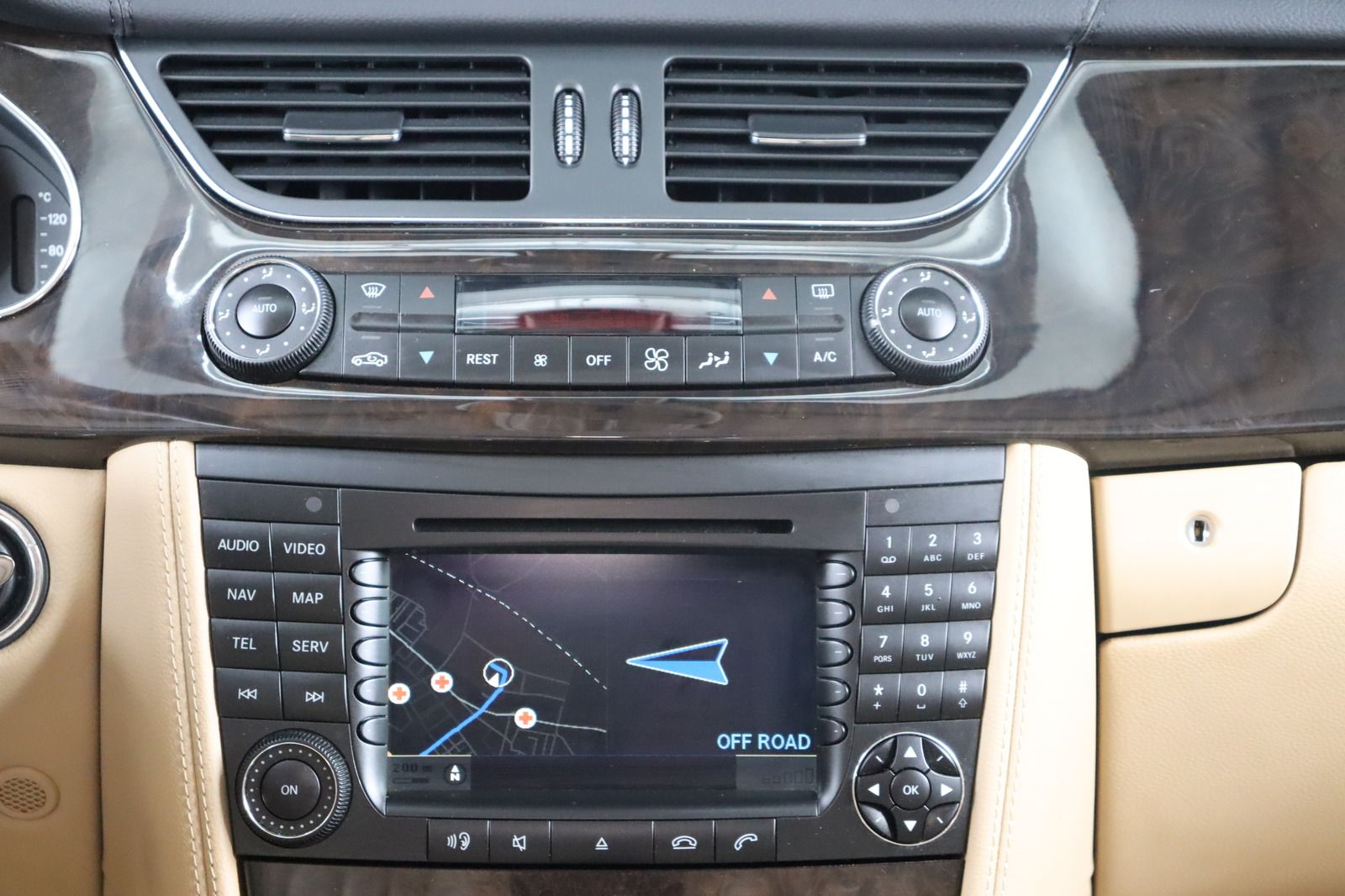 Fahrzeugabbildung Mercedes-Benz CLS 350 CGI Navi * Xenon * 1.Hand