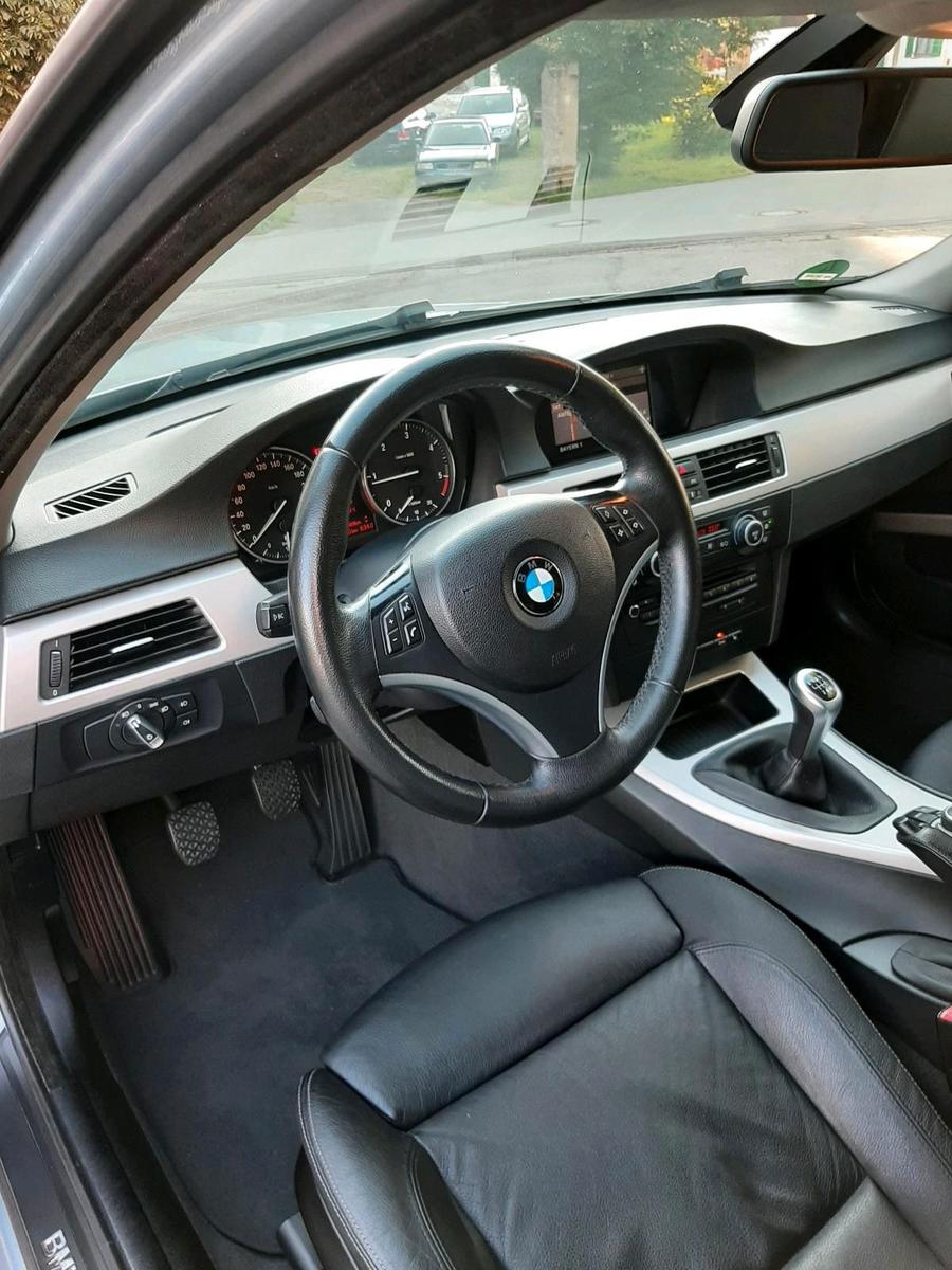 BMW 320 2009 — photo 9