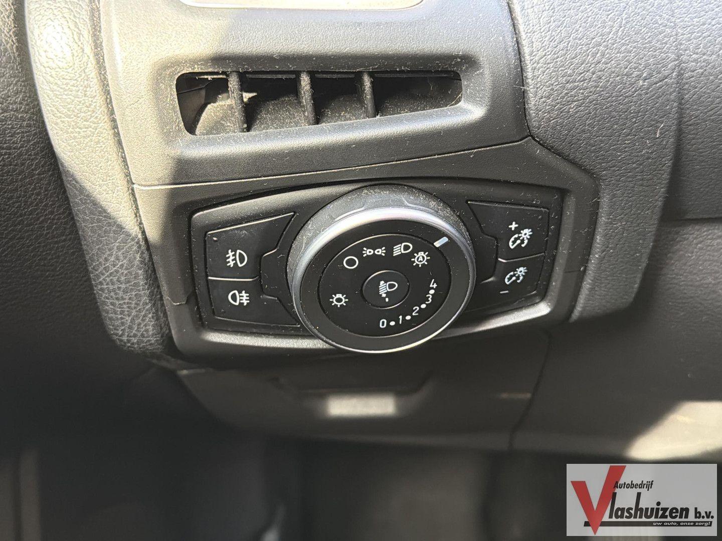 Ford Focus 2015 — photo 18