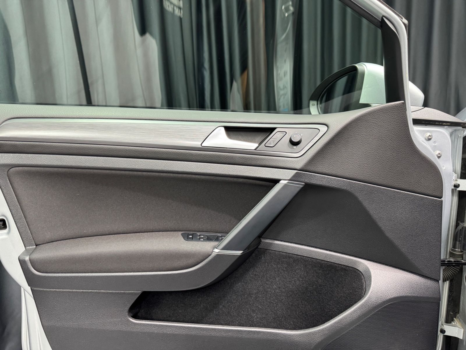 Fahrzeugabbildung Volkswagen Golf VII Variant Comfortline|NAVI|ACC|MASSAGE|