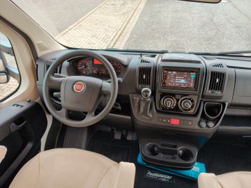 Fahrzeugabbildung XGO Dynamic 27 - 9G AUTOMATIK 140PS + 6 SCHLAFPLÄTZE