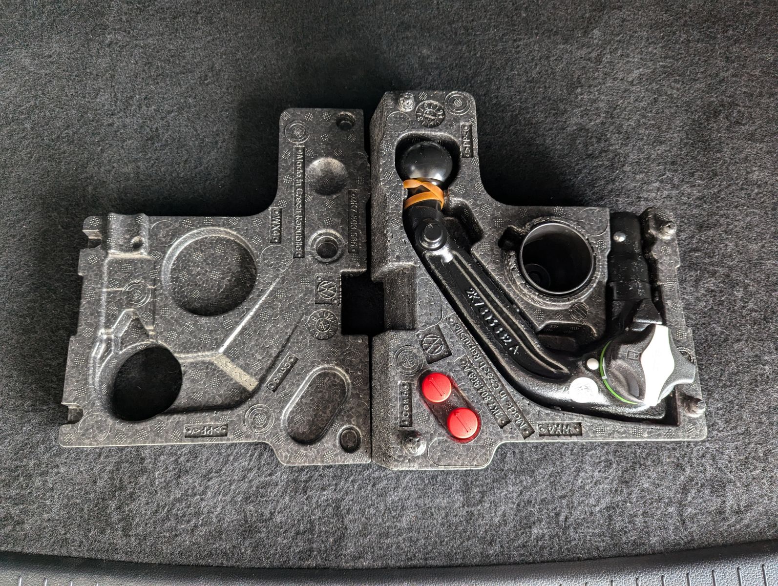 Fahrzeugabbildung Ford Grand Tourneo L2 Active 7-Sitz Bi-LED Pano AHK