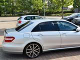 Mercedes-Benz E 300 BlueEFFICIENCY - - Mercedes-Benz E 300 in Düsseldorf