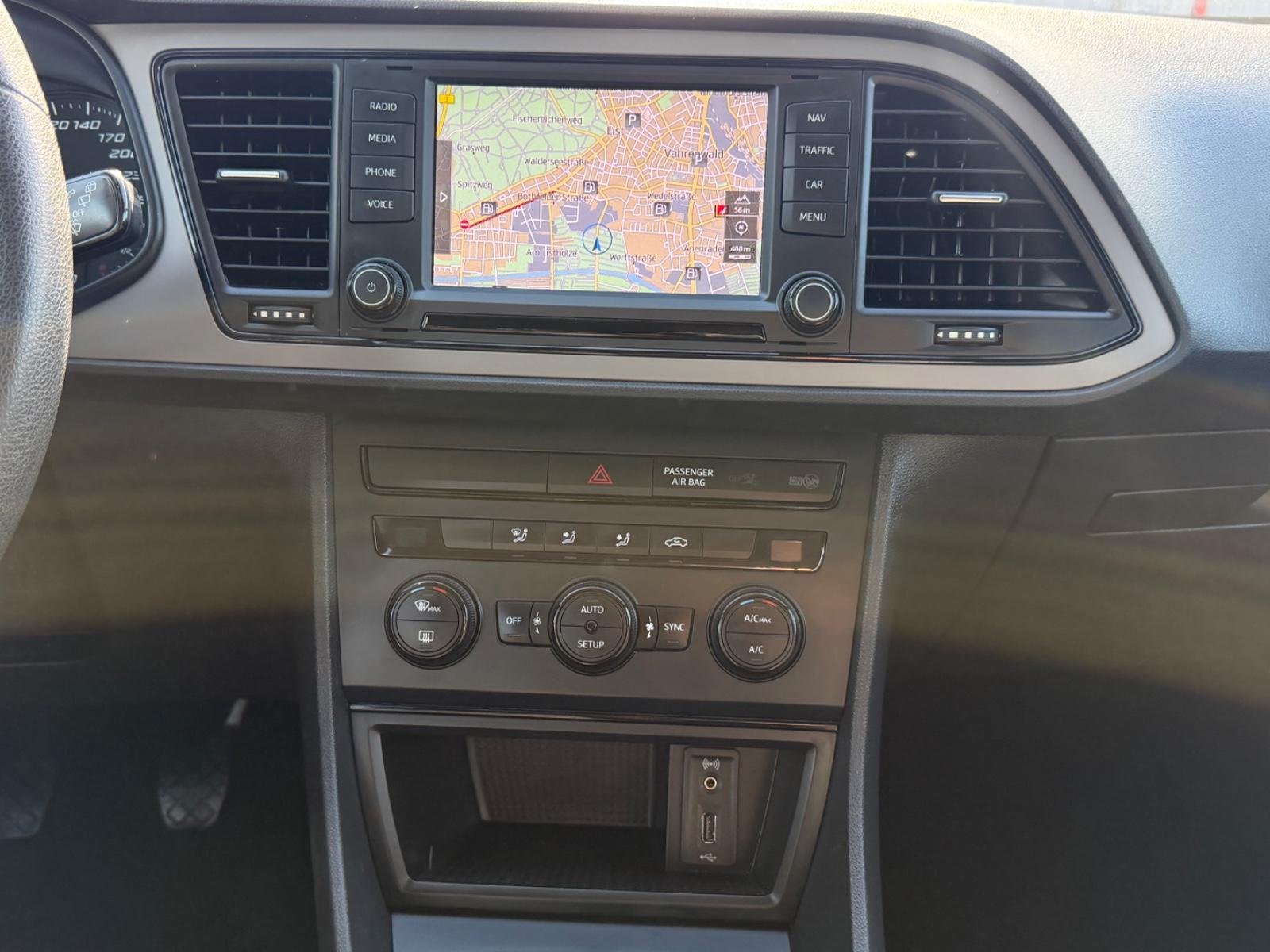 Seat Leon ST Reference Sportsitze Sport Lenkrad