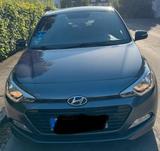 Hyundai i20 - Hyundai Coupe