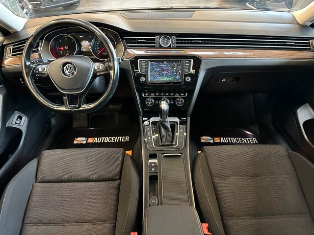Volkswagen Passat *AHK*SZHZ*PANO*ACC*NAVI*