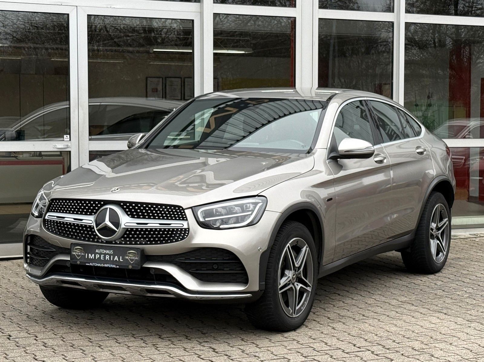 MERCEDES-BENZ GLC300e Coupe 4M AMG LEDER+MBUXPLUS+SPURP+LED+19