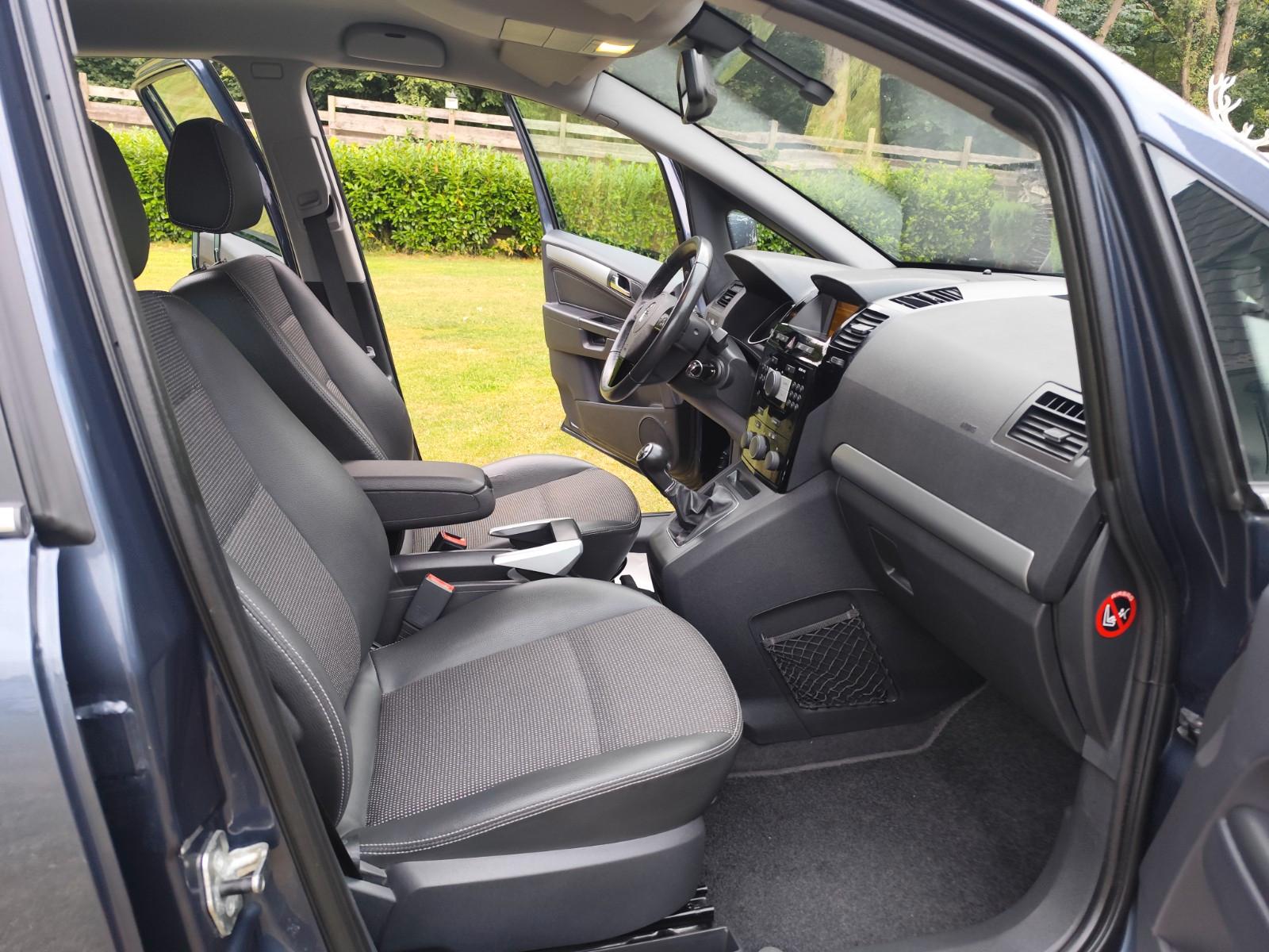 Opel Zafira B Innovation-Ahk-Ölkühler -TÜVNeu-Xenon