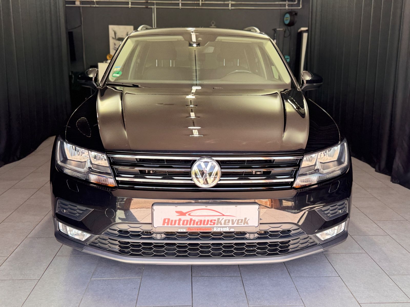 Fahrzeugabbildung Volkswagen Tiguan Comfortline 4Motion|NAVI|KAMERA|1.HAND