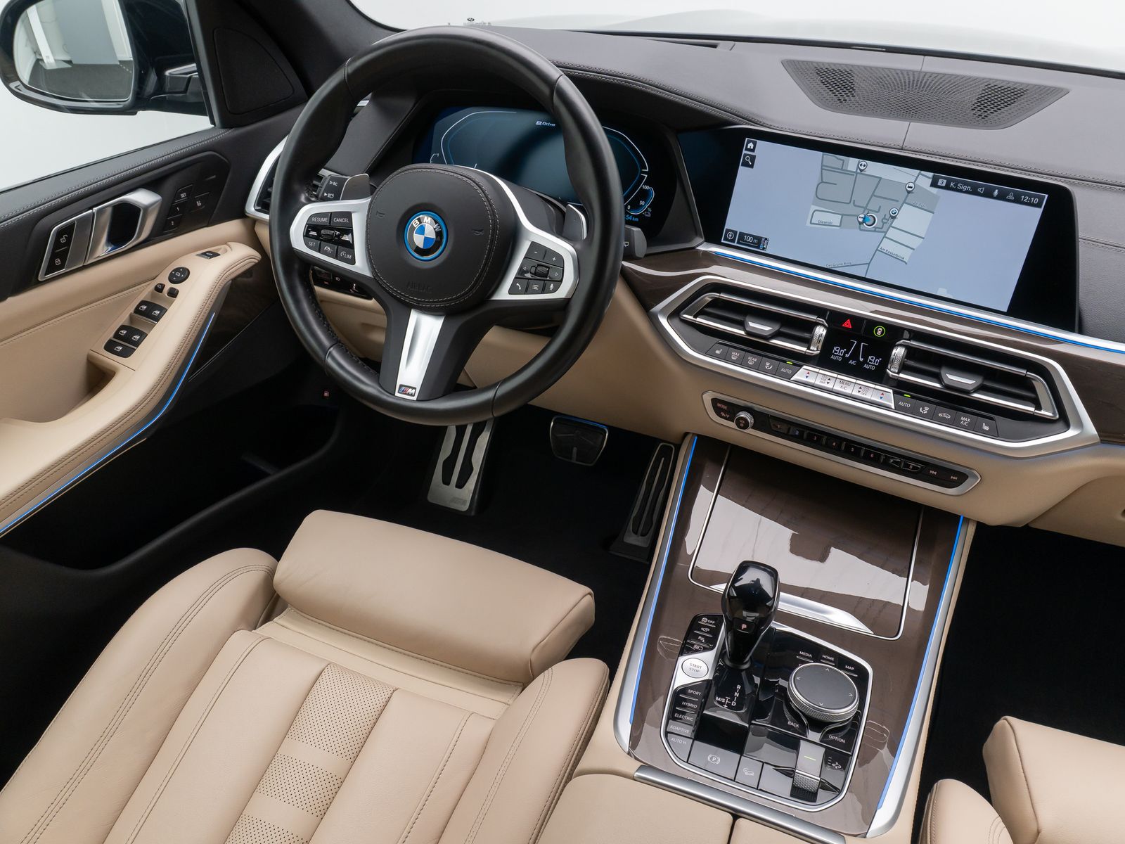 Fahrzeugabbildung BMW X5 xD45e M Sport 360°Laser HUD DAB HiFi AHK 22"