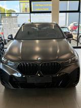 BMW X6 xDrive40d M Sport M Sport Frozen Black Carbon - BMW X6 in Bonn