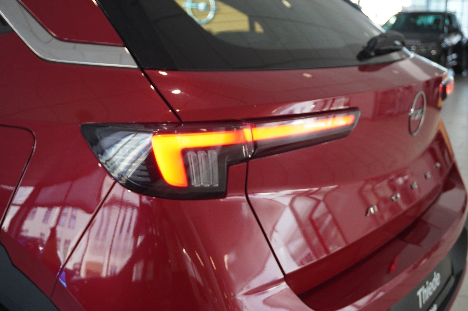Fahrzeugabbildung Opel Mokka 1.2T ELEGANCE NAVI/LED/KAMERA/SH/SPORT/DAB